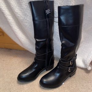 Arizona Black Boots NWT